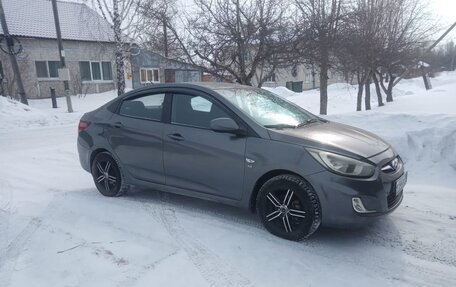 Hyundai Solaris II рестайлинг, 2012 год, 750 000 рублей, 1 фотография