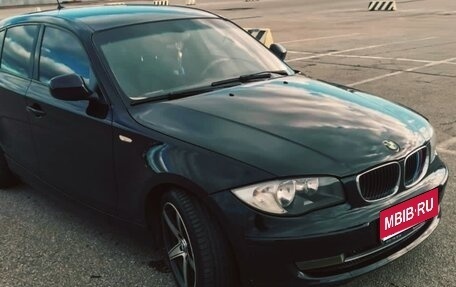 BMW 1 серия, 2010 год, 750 000 рублей, 1 фотография