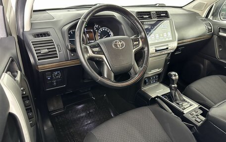 Toyota Land Cruiser Prado 150 рестайлинг 2, 2018 год, 5 000 000 рублей, 11 фотография