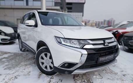 Mitsubishi Outlander III рестайлинг 3, 2016 год, 1 740 000 рублей, 3 фотография