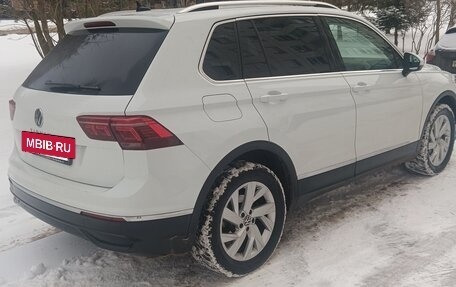 Volkswagen Tiguan II, 2021 год, 2 530 000 рублей, 4 фотография