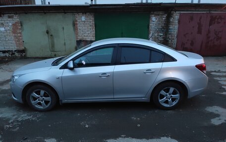 Chevrolet Cruze II, 2010 год, 570 000 рублей, 5 фотография