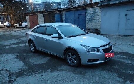 Chevrolet Cruze II, 2010 год, 570 000 рублей, 4 фотография