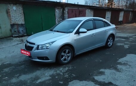 Chevrolet Cruze II, 2010 год, 570 000 рублей, 7 фотография