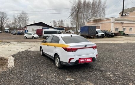 KIA Rio IV, 2020 год, 1 590 000 рублей, 4 фотография