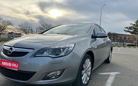 Opel Astra J, 2010 год, 915 000 рублей, 5 фотография