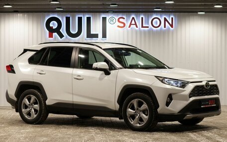 Toyota RAV4, 2021 год, 4 300 000 рублей, 3 фотография