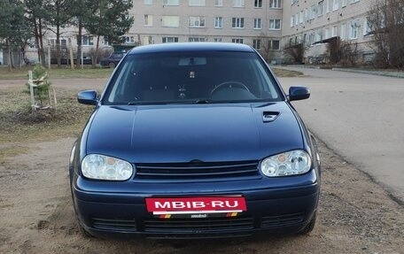 Volkswagen Golf IV, 2000 год, 380 000 рублей, 1 фотография