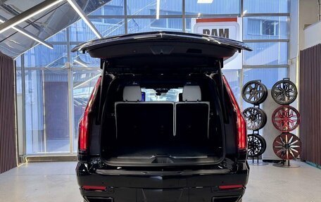 Cadillac Escalade V, 2024 год, 22 700 000 рублей, 9 фотография