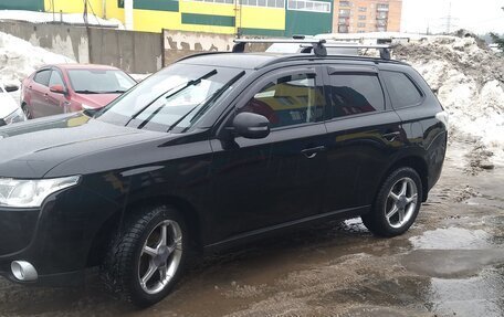 Mitsubishi Outlander III рестайлинг 3, 2013 год, 1 450 000 рублей, 4 фотография