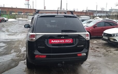 Mitsubishi Outlander III рестайлинг 3, 2013 год, 1 450 000 рублей, 6 фотография