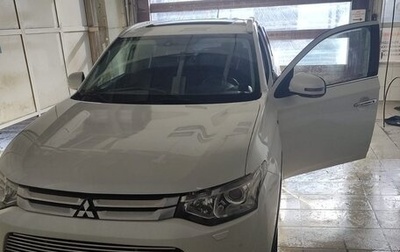 Mitsubishi Outlander III рестайлинг 3, 2014 год, 2 350 000 рублей, 1 фотография