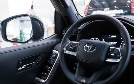 Toyota Land Cruiser, 2024 год, 16 990 000 рублей, 14 фотография