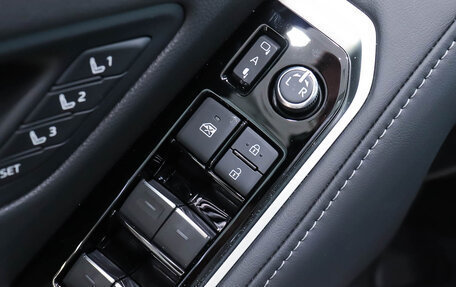 Toyota Land Cruiser, 2024 год, 16 990 000 рублей, 21 фотография