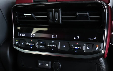 Toyota Land Cruiser, 2024 год, 16 990 000 рублей, 16 фотография