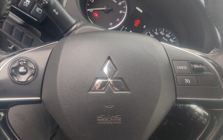 Mitsubishi Outlander III рестайлинг 3, 2015 год, 1 650 000 рублей, 8 фотография