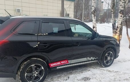 Mitsubishi Outlander III рестайлинг 3, 2015 год, 1 650 000 рублей, 17 фотография