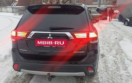 Mitsubishi Outlander III рестайлинг 3, 2015 год, 1 650 000 рублей, 20 фотография