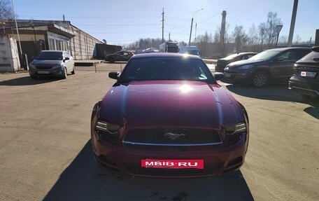 Ford Mustang VI рестайлинг, 2013 год, 2 450 000 рублей, 2 фотография