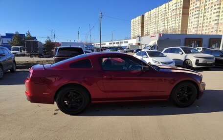 Ford Mustang VI рестайлинг, 2013 год, 2 450 000 рублей, 9 фотография