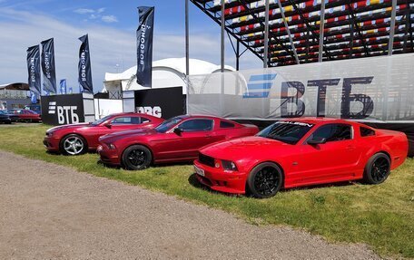 Ford Mustang VI рестайлинг, 2013 год, 2 450 000 рублей, 15 фотография