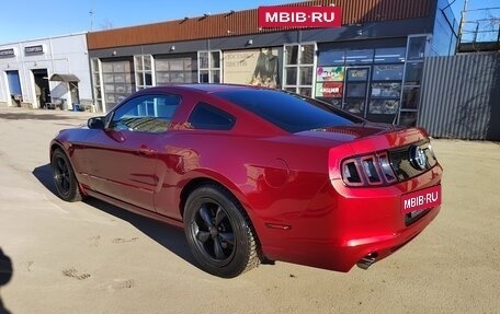 Ford Mustang VI рестайлинг, 2013 год, 2 450 000 рублей, 5 фотография