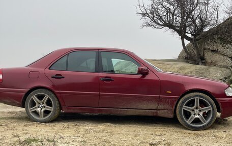 Mercedes-Benz C-Класс, 1996 год, 300 000 рублей, 2 фотография