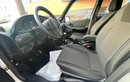 Chevrolet Niva I рестайлинг, 2017 год, 920 000 рублей, 2 фотография