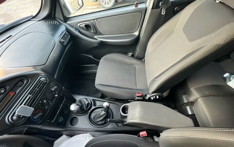 Chevrolet Niva I рестайлинг, 2017 год, 920 000 рублей, 3 фотография
