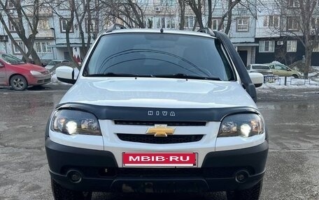 Chevrolet Niva I рестайлинг, 2017 год, 920 000 рублей, 5 фотография