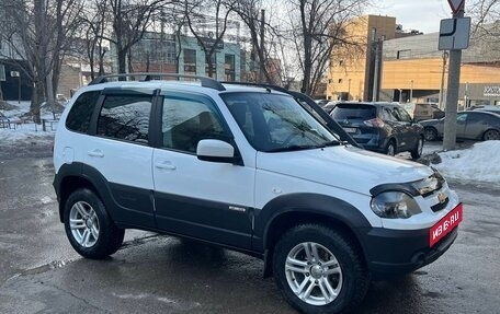 Chevrolet Niva I рестайлинг, 2017 год, 920 000 рублей, 7 фотография