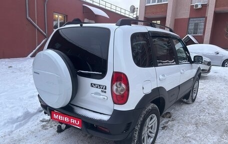 Chevrolet Niva I рестайлинг, 2017 год, 920 000 рублей, 16 фотография