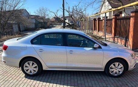 Volkswagen Jetta VI, 2013 год, 970 000 рублей, 4 фотография