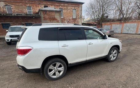 Toyota Highlander III, 2011 год, 1 799 999 рублей, 3 фотография