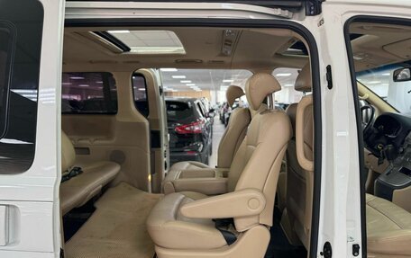 Hyundai Grand Starex Grand Starex I рестайлинг 2, 2012 год, 1 799 000 рублей, 14 фотография