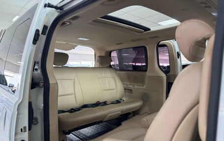 Hyundai Grand Starex Grand Starex I рестайлинг 2, 2012 год, 1 799 000 рублей, 18 фотография