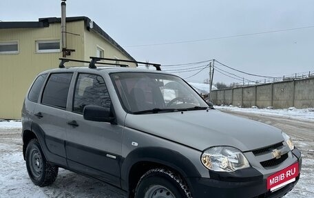 Chevrolet Niva I рестайлинг, 2012 год, 470 000 рублей, 2 фотография