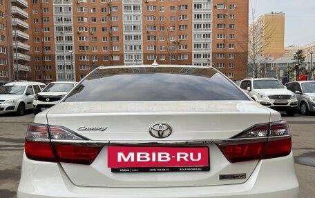 Toyota Camry, 2017 год, 2 450 000 рублей, 4 фотография