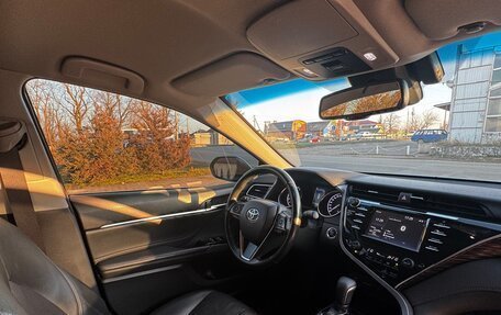 Toyota Camry, 2018 год, 2 550 000 рублей, 21 фотография