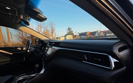 Toyota Camry, 2018 год, 2 550 000 рублей, 22 фотография