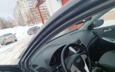 Hyundai Solaris II рестайлинг, 2012 год, 650 000 рублей, 1 фотография