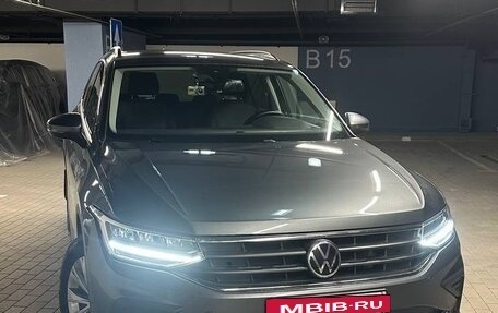 Volkswagen Tiguan II, 2021 год, 3 150 000 рублей, 2 фотография