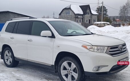 Toyota Highlander III, 2012 год, 2 300 000 рублей, 7 фотография