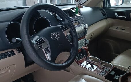 Toyota Highlander III, 2012 год, 2 300 000 рублей, 9 фотография