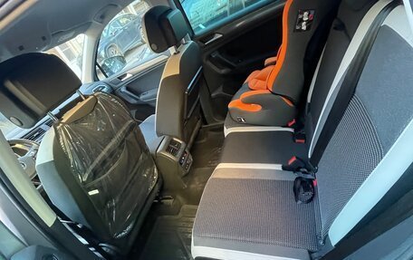 Volkswagen Tiguan II, 2019 год, 2 900 000 рублей, 6 фотография
