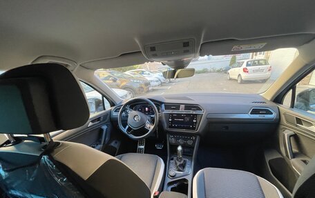 Volkswagen Tiguan II, 2019 год, 2 900 000 рублей, 17 фотография
