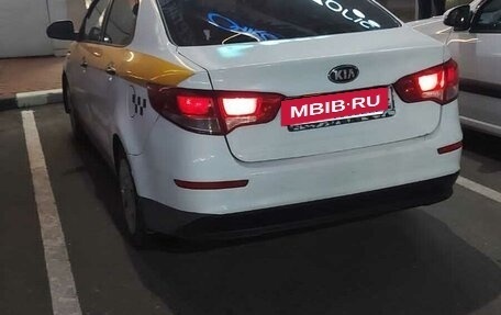 KIA Rio III рестайлинг, 2015 год, 550 000 рублей, 5 фотография