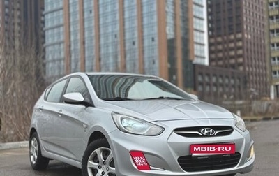 Hyundai Solaris II рестайлинг, 2012 год, 900 000 рублей, 1 фотография