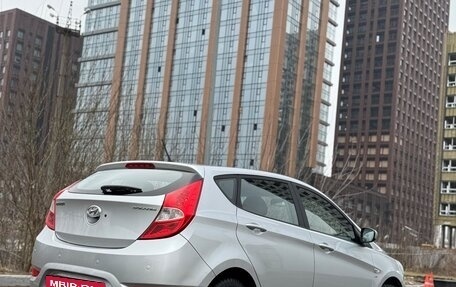 Hyundai Solaris II рестайлинг, 2012 год, 900 000 рублей, 5 фотография