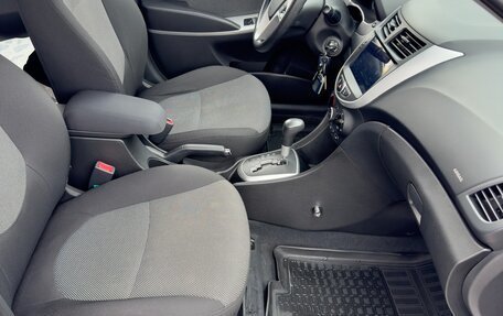 Hyundai Solaris II рестайлинг, 2012 год, 900 000 рублей, 10 фотография